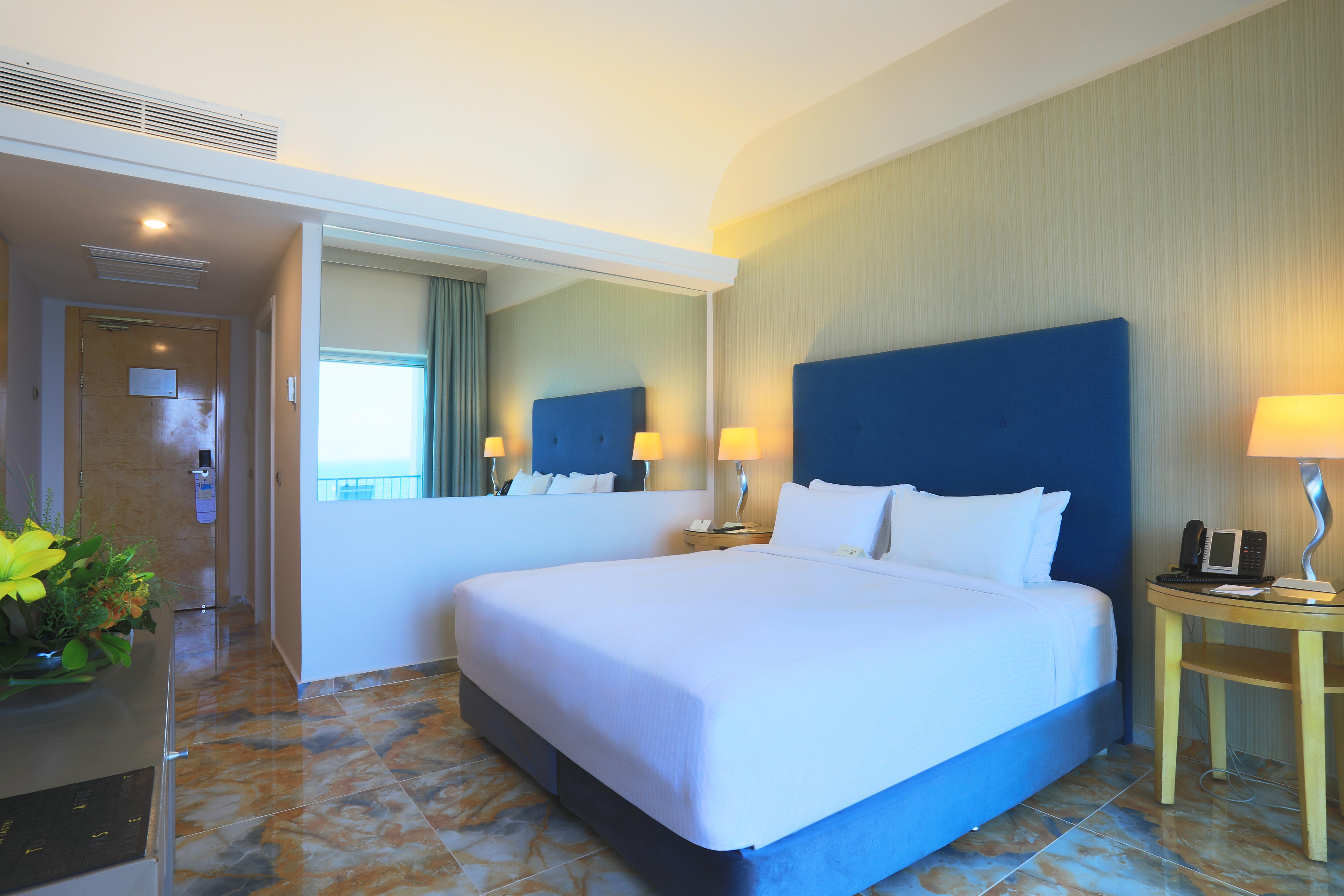 Riviera Hotel And Beach Lounge, Beirut Beirute Exterior foto