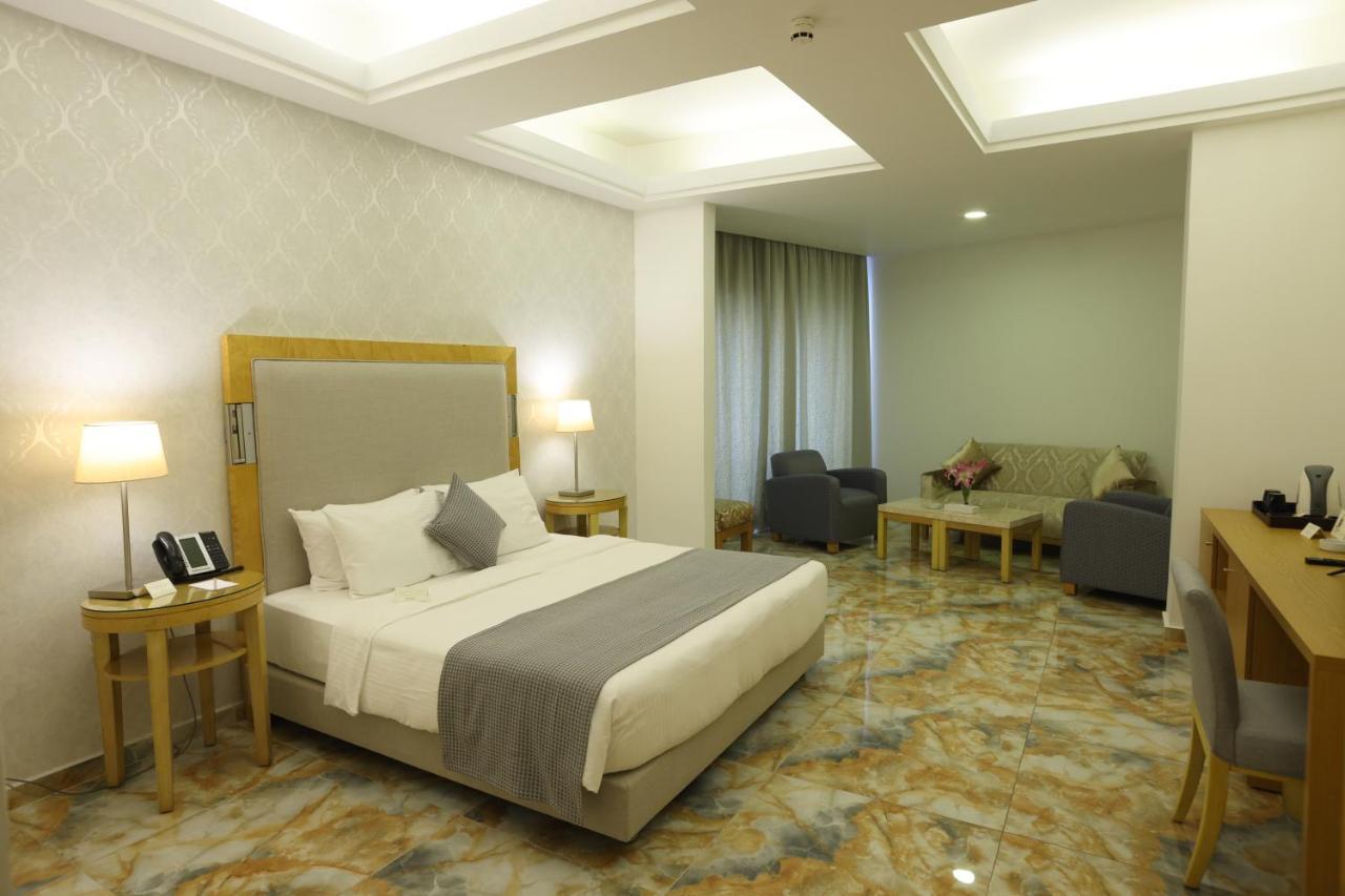 Riviera Hotel And Beach Lounge, Beirut Beirute Exterior foto