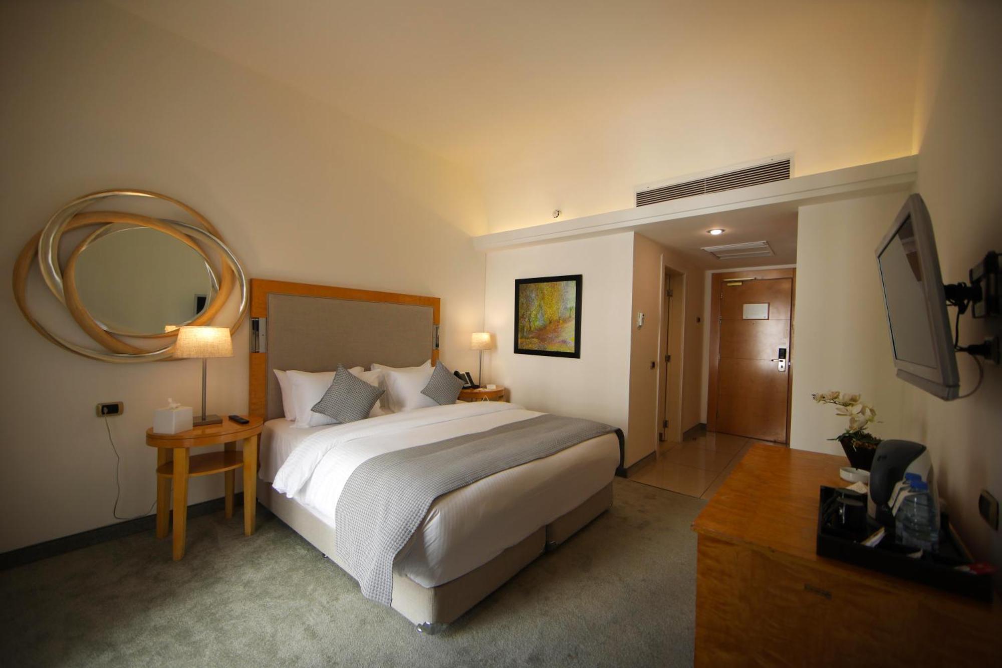 Riviera Hotel And Beach Lounge, Beirut Beirute Exterior foto