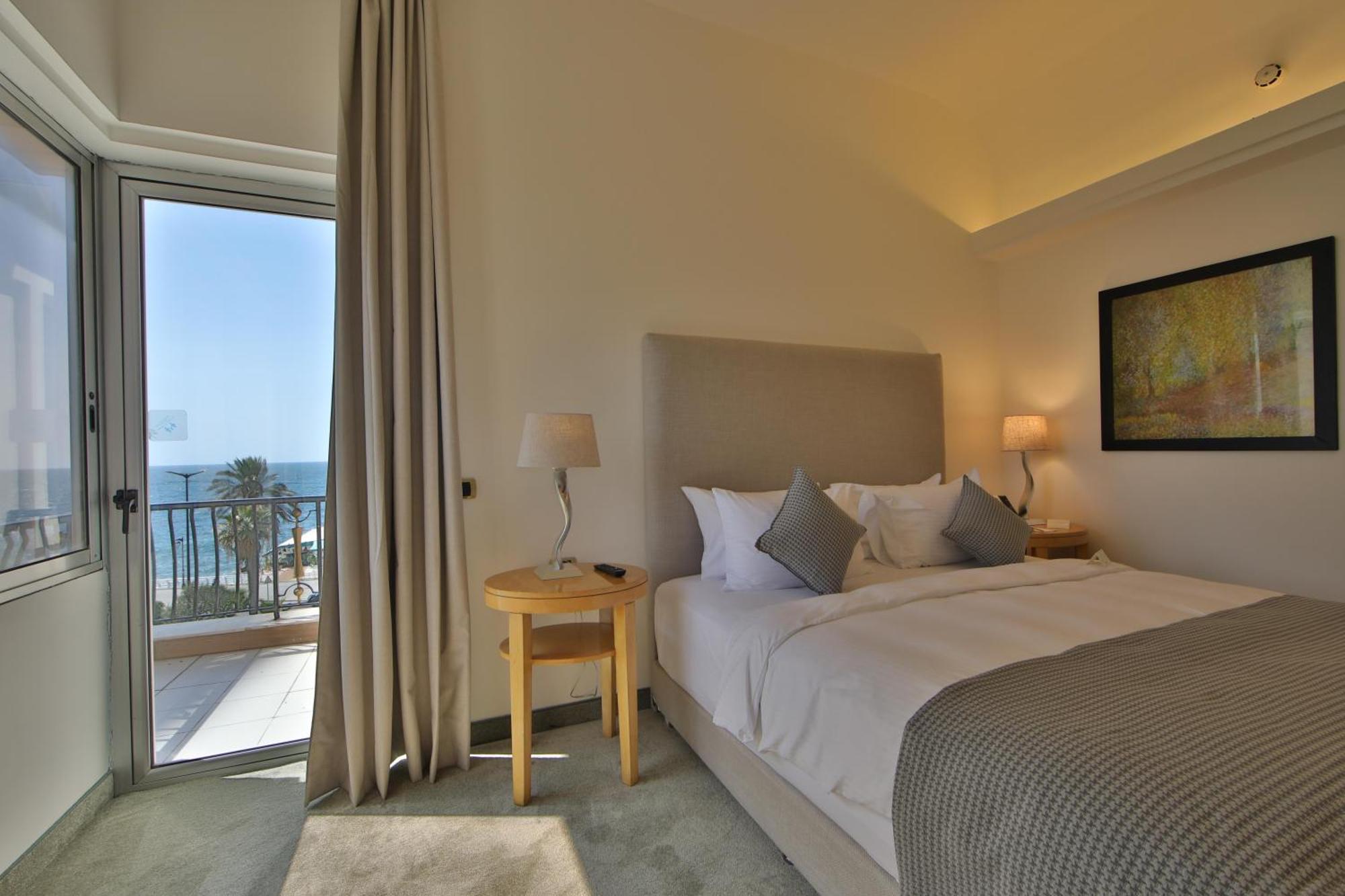 Riviera Hotel And Beach Lounge, Beirut Beirute Exterior foto