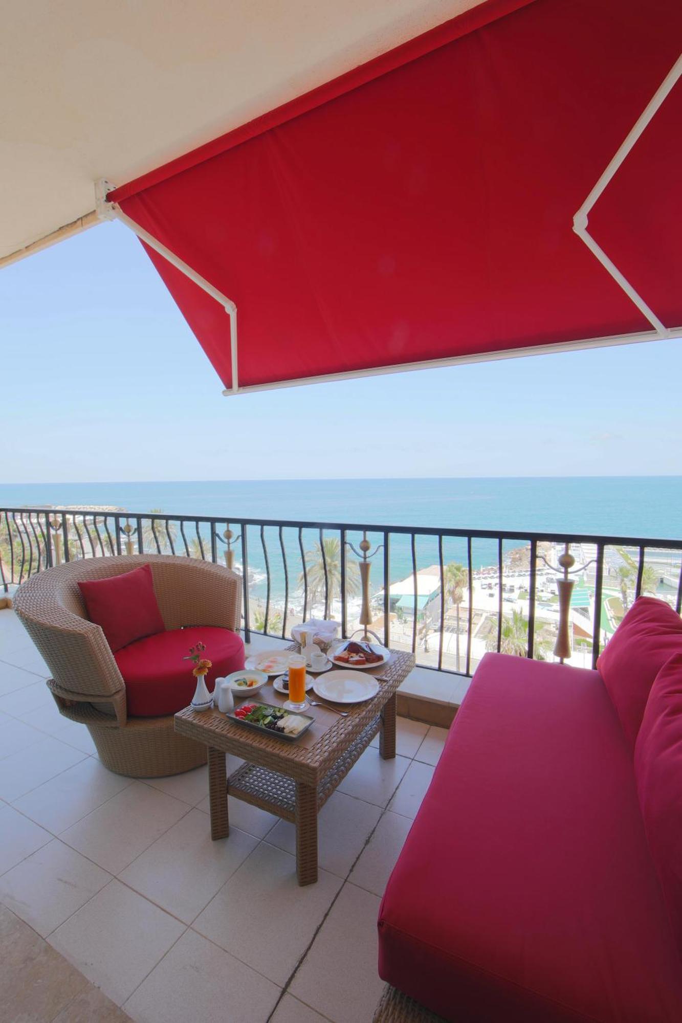 Riviera Hotel And Beach Lounge, Beirut Beirute Exterior foto